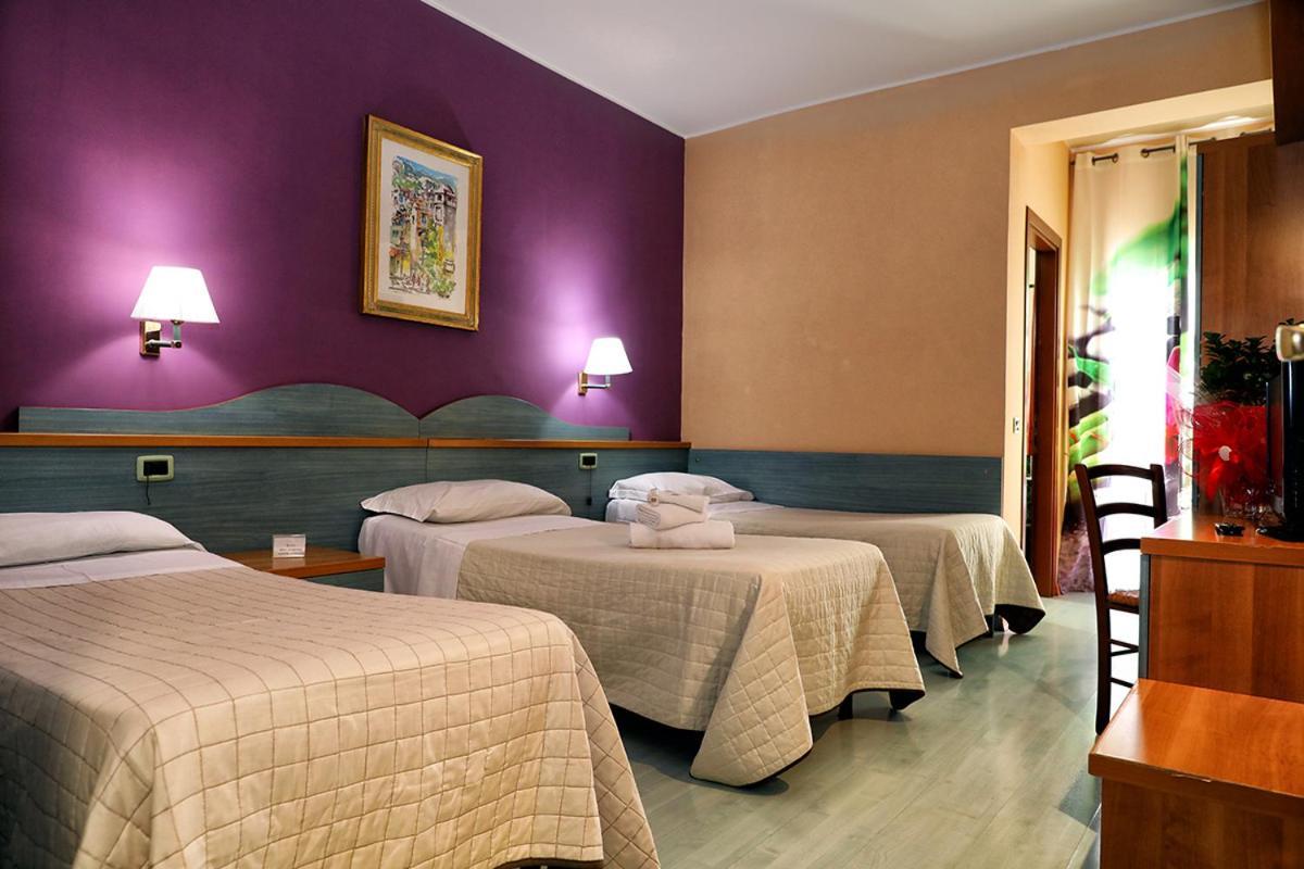 Hotel Al Castello Pomezia Exterior foto